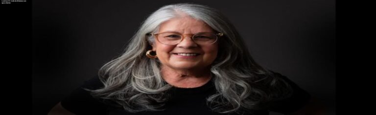 Cláudia Alves apresentando o Método LoveCare 2.0, curso online para cuidadores de Alzheimer