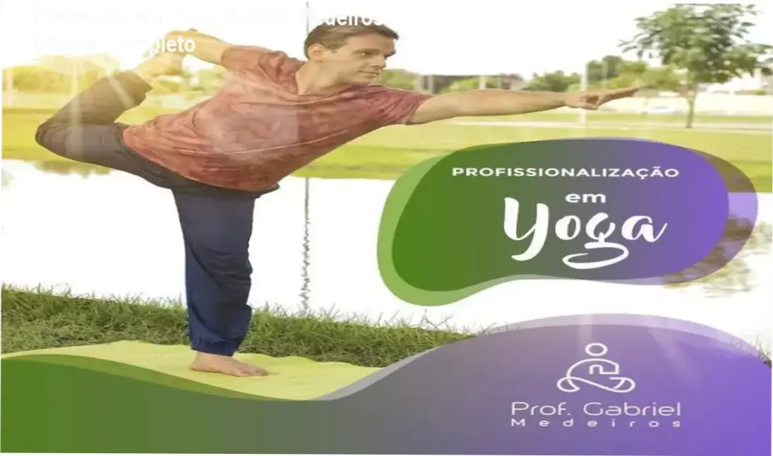 Praticante de yoga em ambiente sereno representando o Curso de Formação Online de Gabriel Medeiros